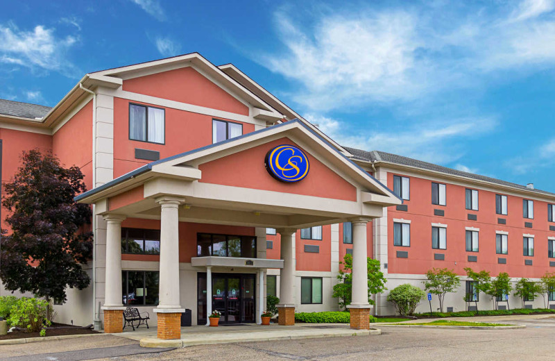 Exterior view of Comfort Suites - Twinsburg.