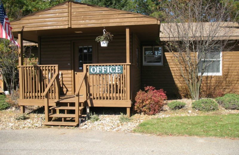 Exterior View of Fairway Inn