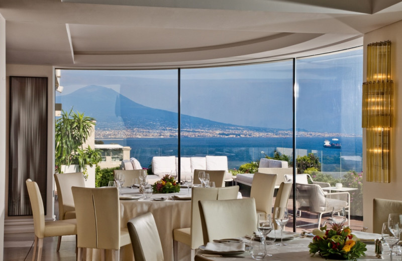 Dining at Grande Albergo Vesuvio.