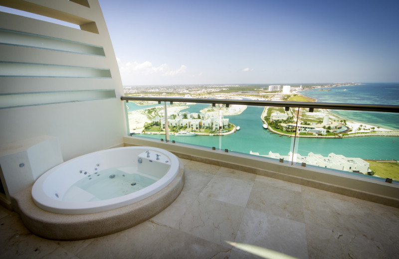 Guest balcony at Novo Cancun.