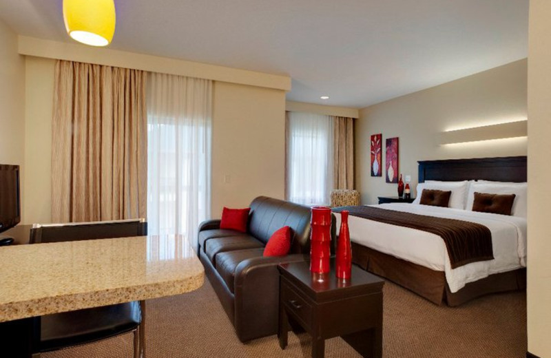 Guest suite at Berlin Grande Hotel.