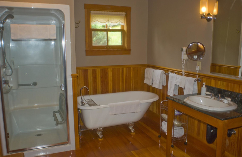 Guest bathroom at Turtleback Farm Inn.