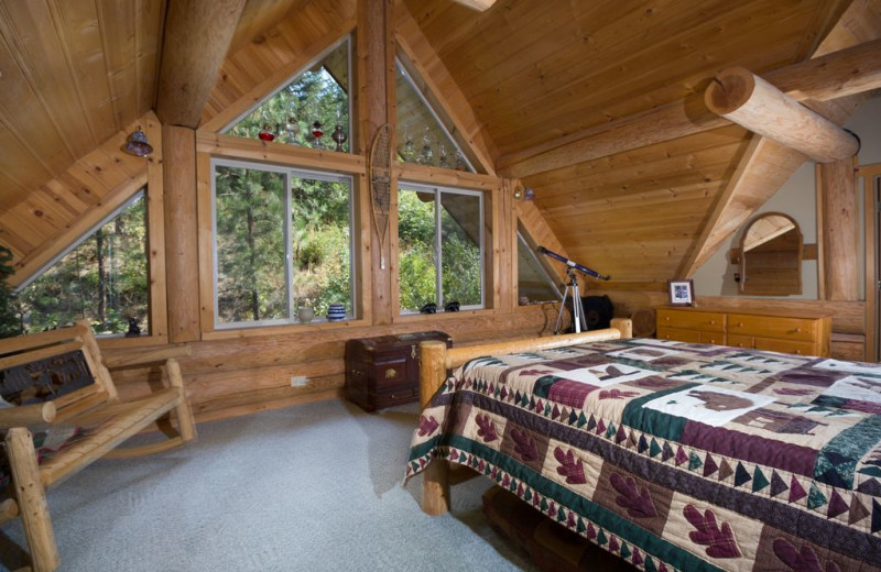 Guest room at Bear Mountain Lodge.