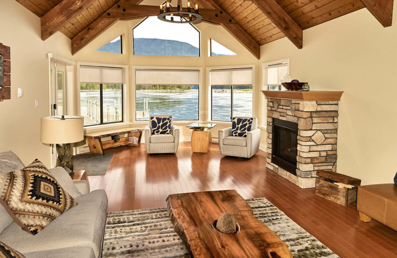 Guest living room at Sonora Resort and Conference Centre, Canada.