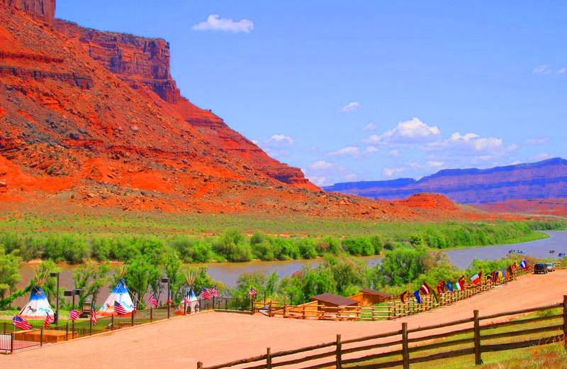 Exterior view of Red Cliffs Lodge.