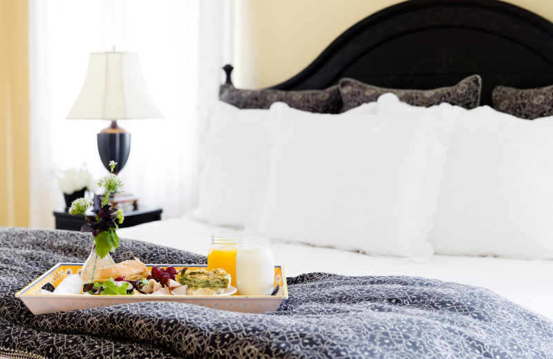 Guest room at Chaumette Vineyards & Winery.