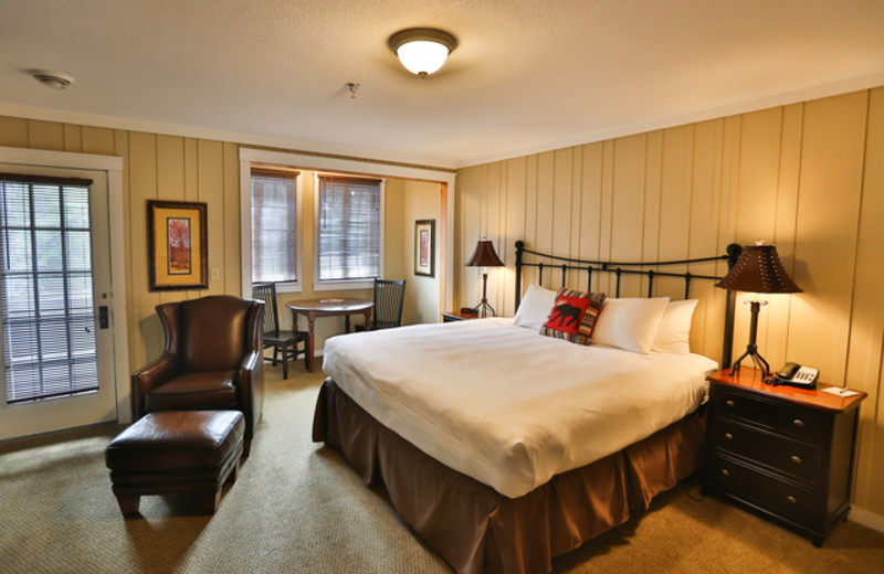 Cottage bedroom at Grand View Lodge.