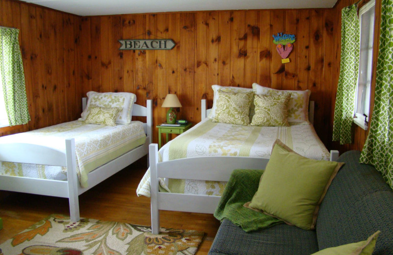 Motel bedroom at Bay Leaf Cottages & Bistro.