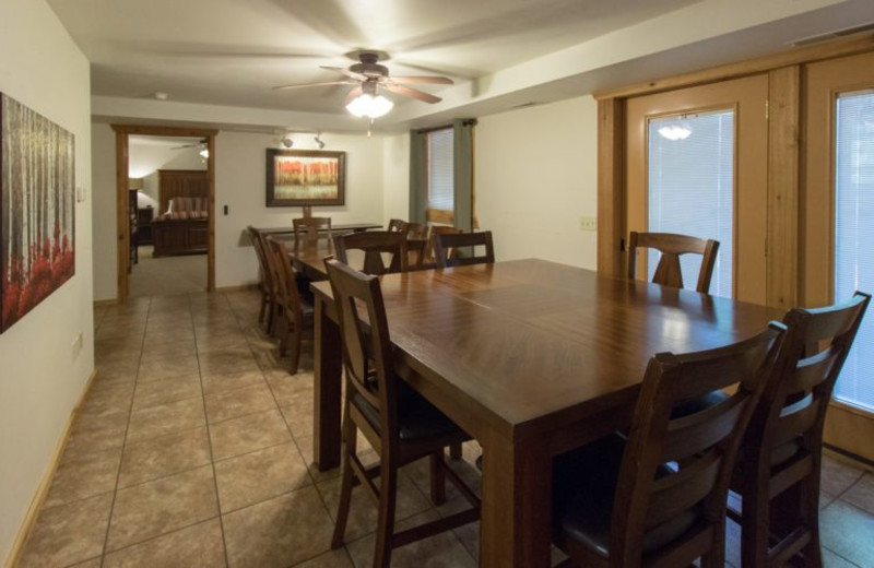 Guest dining room at Warrens Lodging.