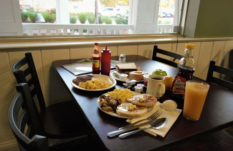 Breakfast at Southern Oaks Inn.