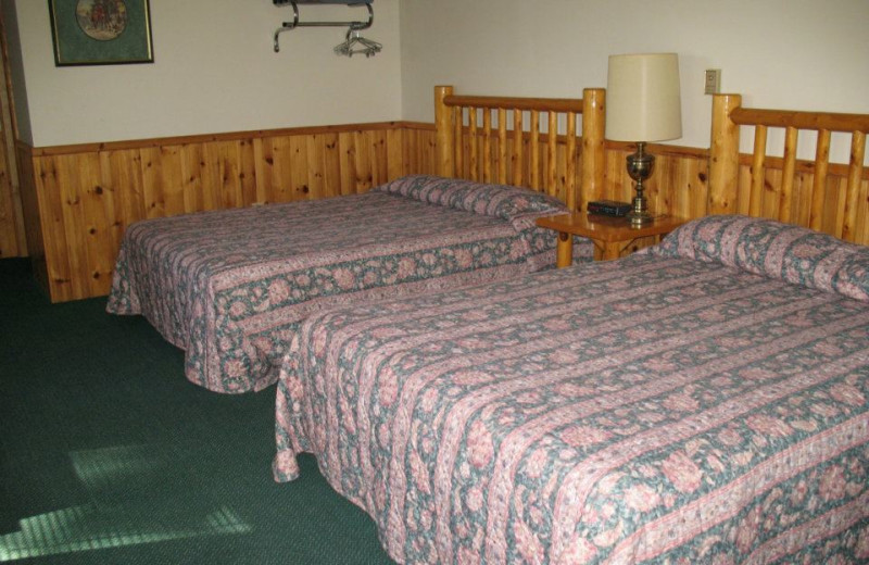 Guest Room at Fairway Inn