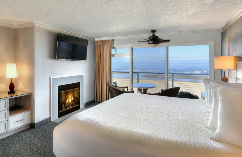 Guest room at Hallmark Resort & Spa Cannon Beach.