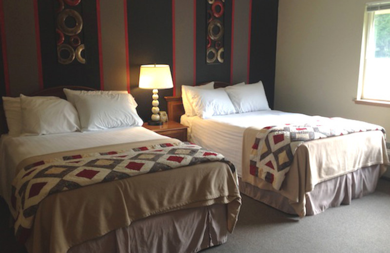 Two bed guest room at Packwood Lodge.