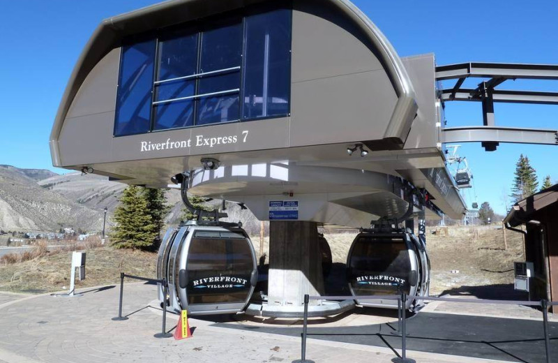 Ski lift at Lodge At Avon Center.