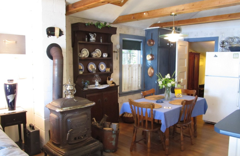 Rental dining room at Vacation Cottages.