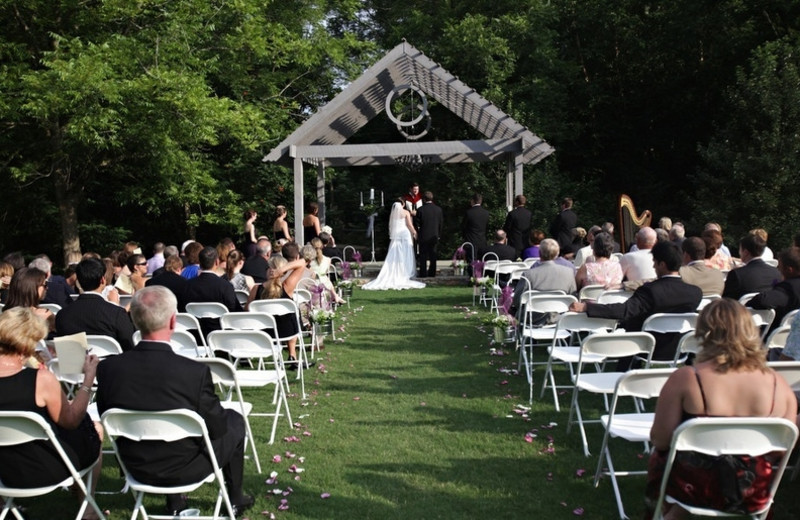 Outdoor wedding at James Madison Inn.