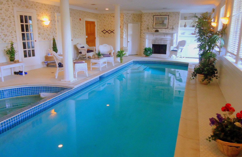 Indoor pool at Chiltern Inn.