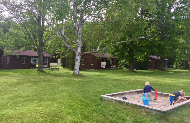 Exterior view of Fisher's Lakeside Cottages.