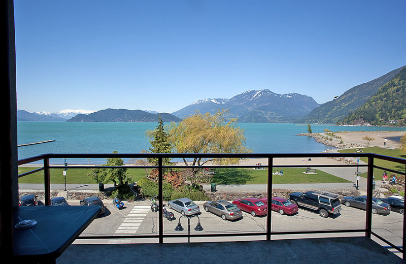 Harrison Beach Hotel (Harrison Hot Springs, British Columbia) Resort