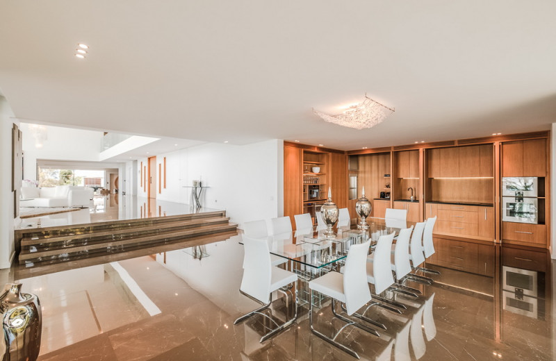 Rental dining room at Lauren Berger Collection.