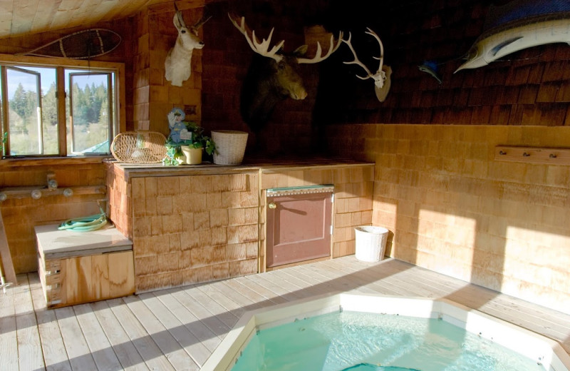 Hot tub at The Haven June Lake.