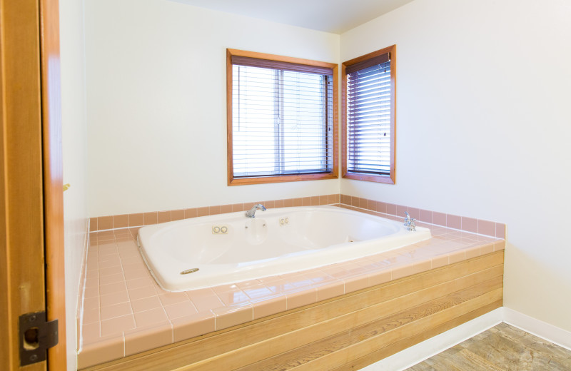 Guest hot tub at Westcliff Lodge.