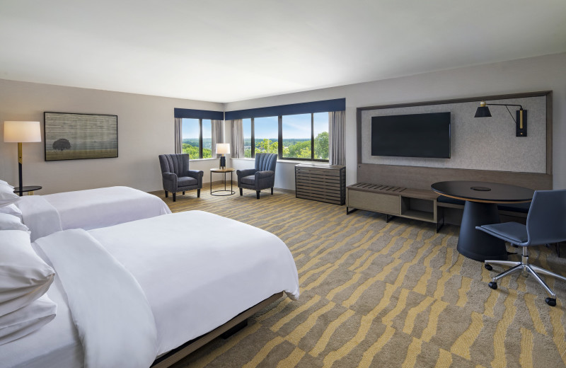 Guest room at Portland Sheraton at Sable Oaks.