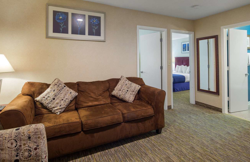 Guest room at Best Western Historic Frederick.