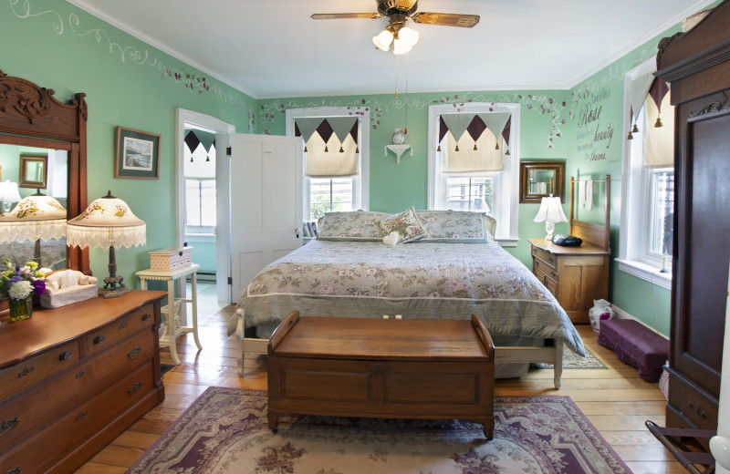 Guest room at Artist's Inn 