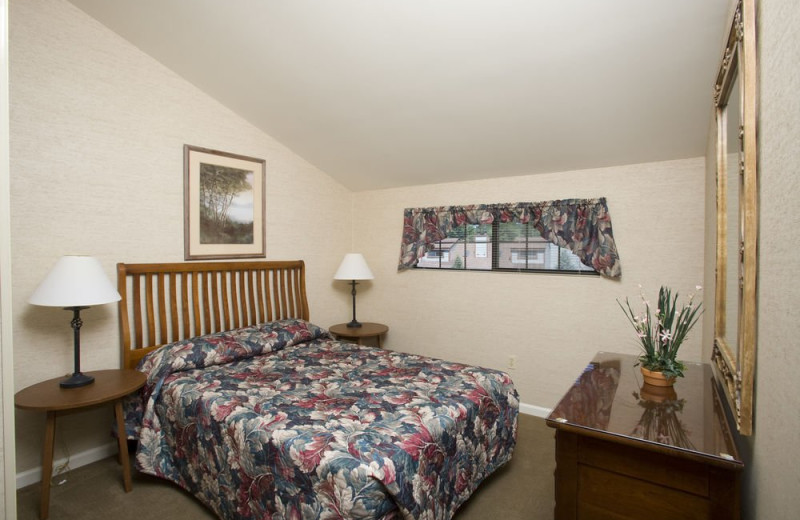 Guest bedroom at Fernwood Resort.