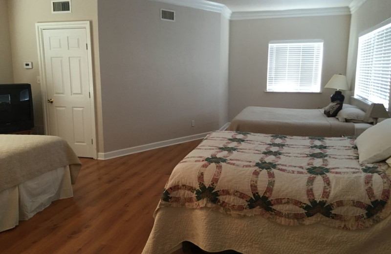 Bedroom at Treehouse Hideaway on Lake LBJ.