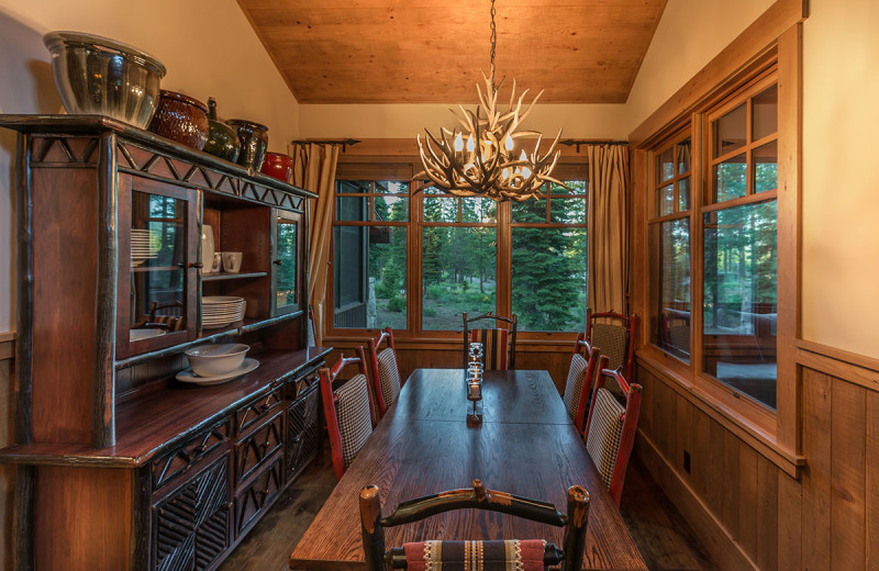 Rental dining room at Tahoe Getaways.