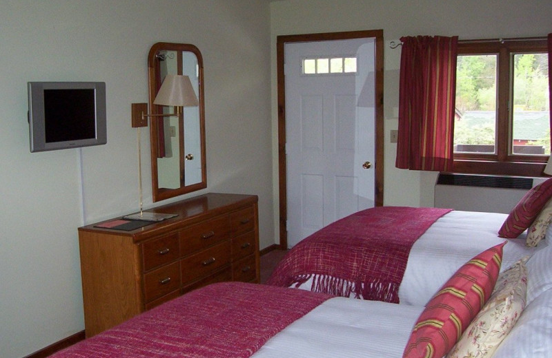Guest room at Blackhead Mountain Lodge 