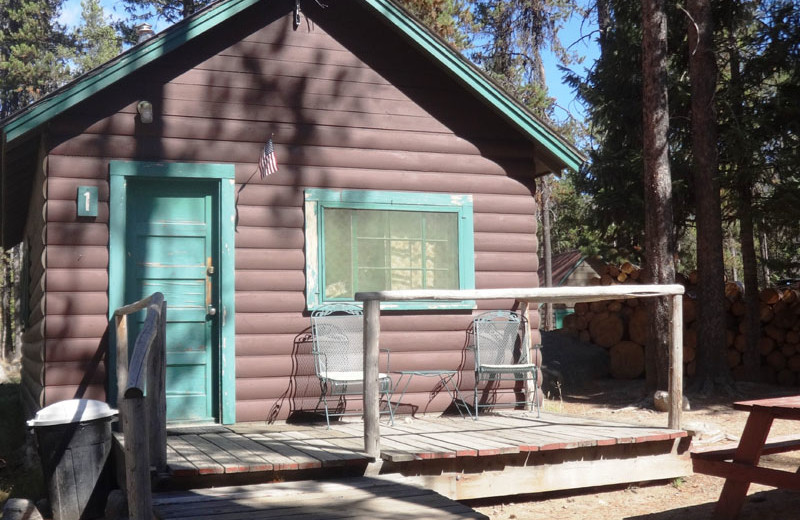 Cabin exterior at North Shore Lodge