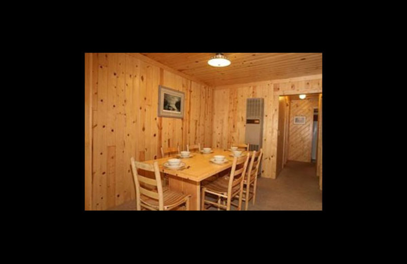 Cabin dining room at Broadwater Lodge.