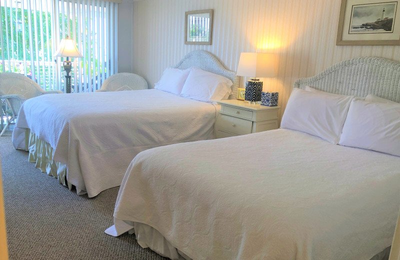 Guest room at Harbour Towne Inn on the Waterfront.