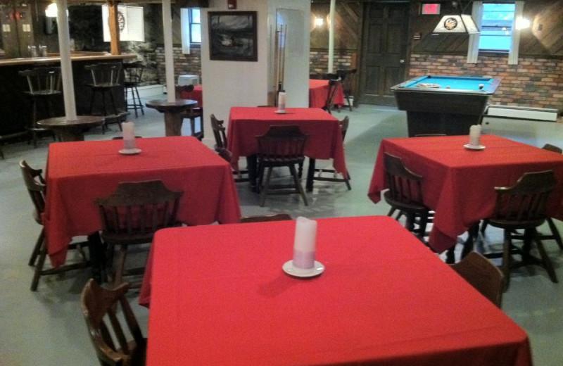 Restaurant Tables at Echo Lake Inn