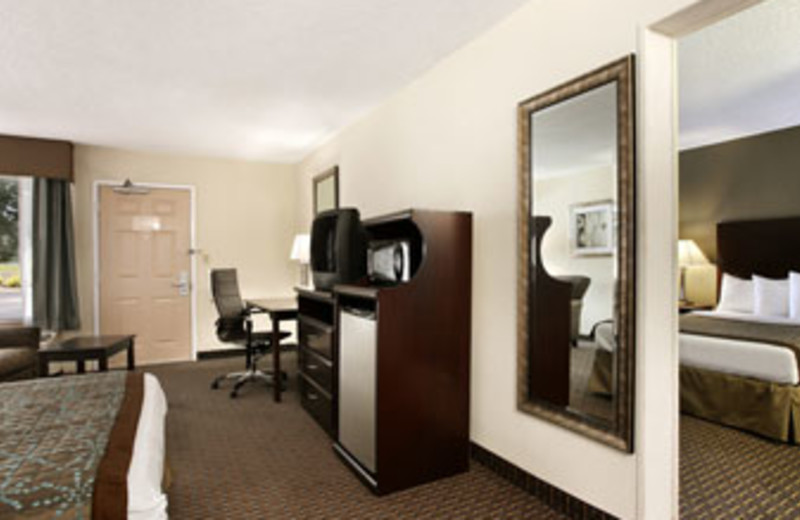 Suite at Baymont Inn & Suites Copley