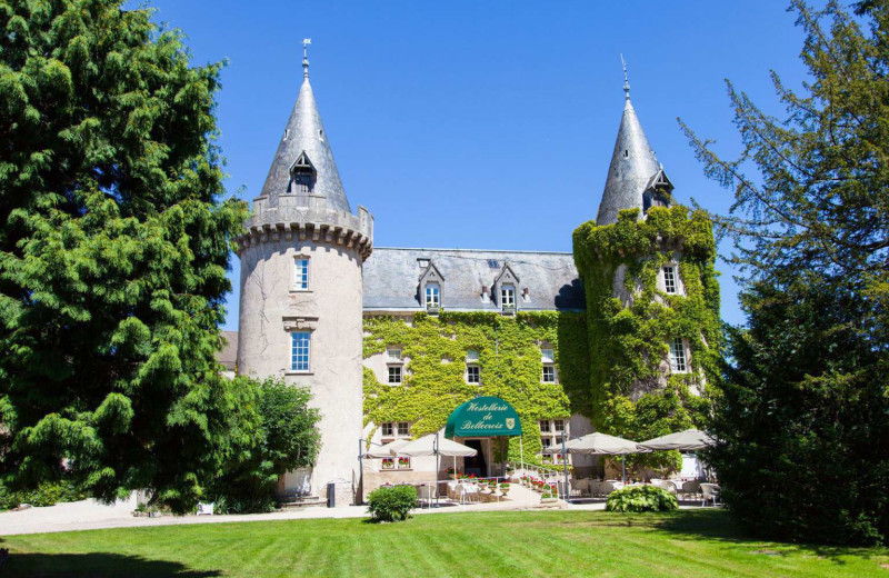 Exterior view of Hostellerie du Château de Bellecroix.