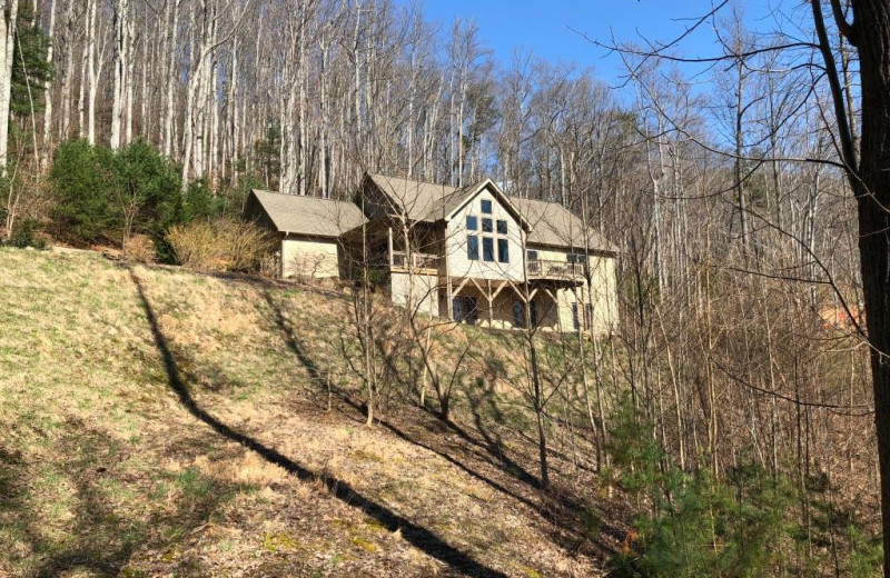 Exterior view of Asheville Mountain House.