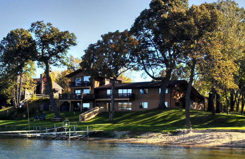 Exterior view of Sugarbush Lodge.