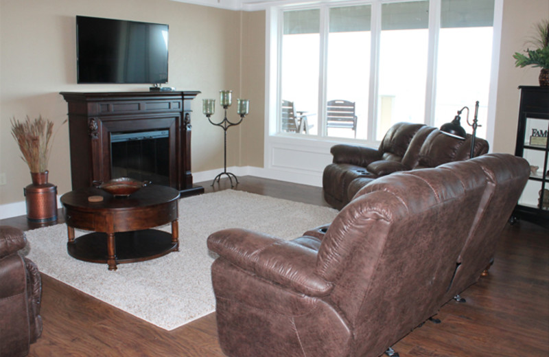 Rental living room at Treehouse on the Lake.