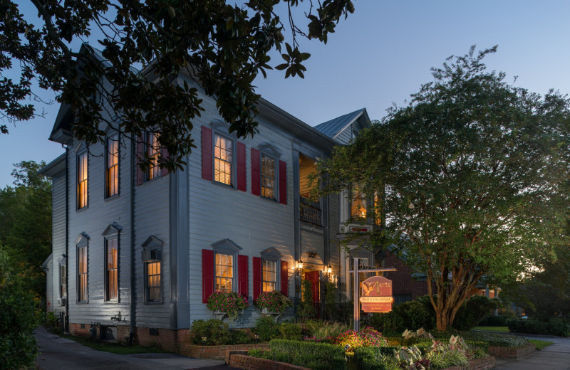 Exterior view of Aerie Inn.