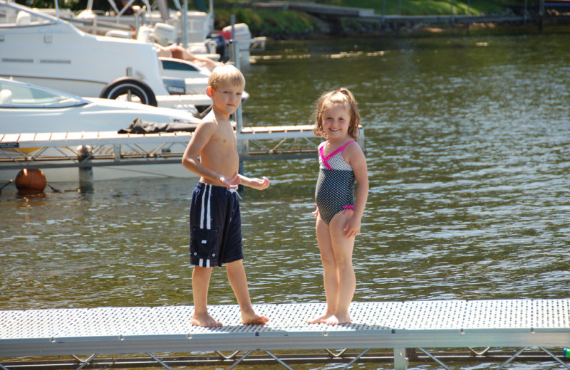 Kids on dock at Woodland Beach Resort.