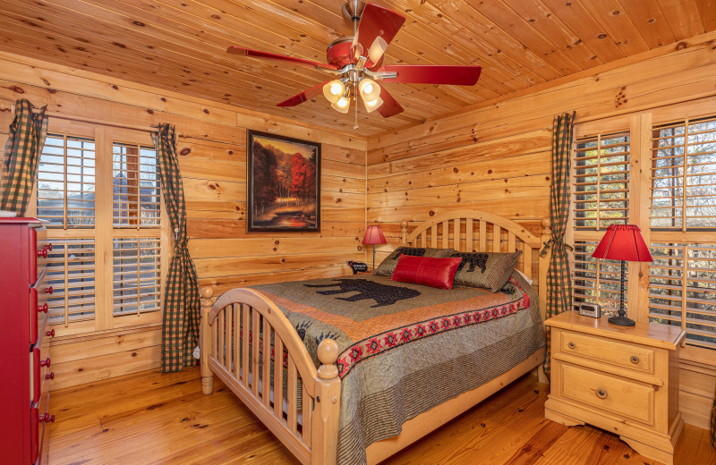 Bedroom at American Patriot Getaways - Wilderness Adventure.