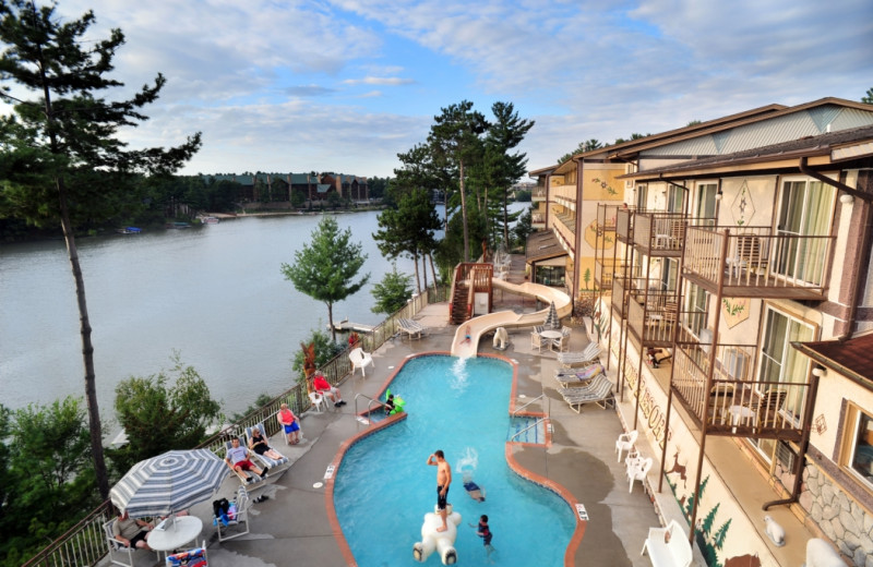 Exterior view of Cliffside Resort 