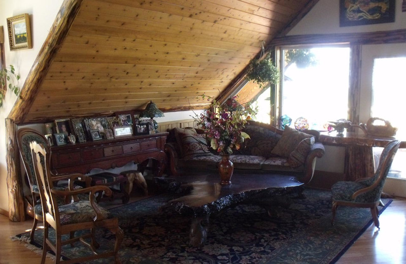 Living room at Hungry Moose Bed and Breakfast.