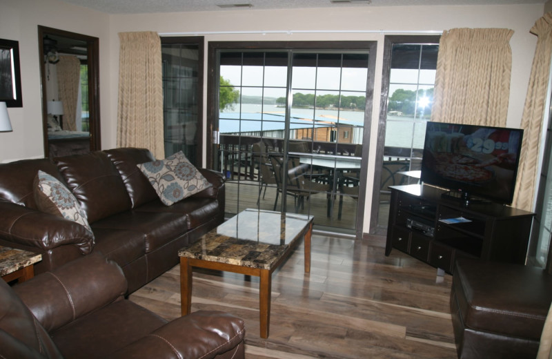 Guest living room at Lakeview Resort - Lake of the Ozarks.