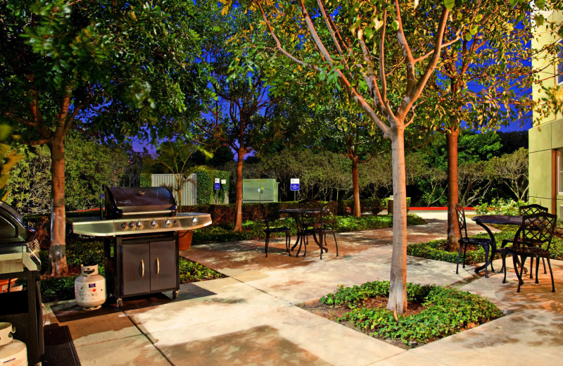 Patio at Candlewood Suites Orange County/Irvine Spectrum.