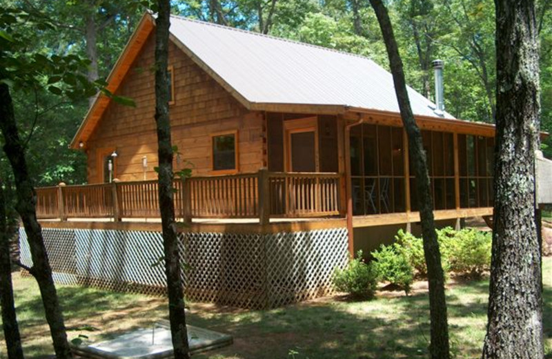 Cabin exterior at Avenair Mountain Cabins.